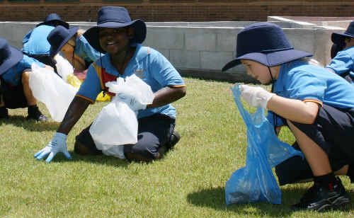 Young and old are invited to help clean up their environments on Clean Up Australia Day this Sunday. Young and old are invited to help clean up their environments on Clean Up Australia Day this Sunday.
